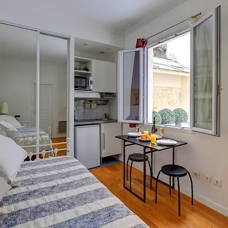 Bluestay 205 - A París
